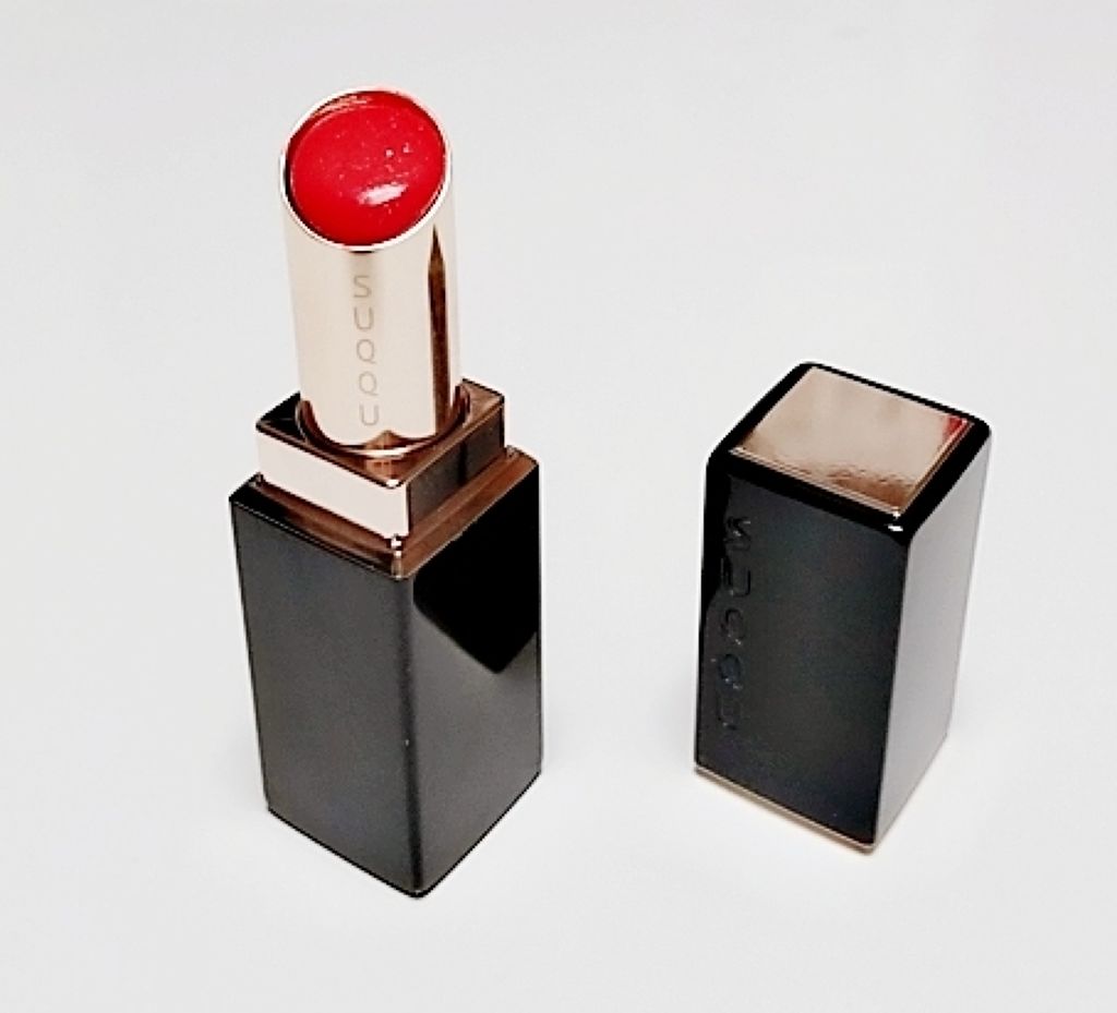 (´；ω；｀)ｳｯ…SUQQU秋の限定リップ欲しかった…!
ということで既存色を紹介して秋の気分〜！！🍁🐥

モイスチャーリップスティック3.7gで5000円💸
お色は04金杏です💕
2枚目に無加工スウォッチです。(下が重ね塗り💄