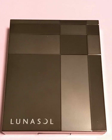 マカロングロウアイズ/LUNASOL/パウダーアイシャドウを使ったクチコミ（1枚目）