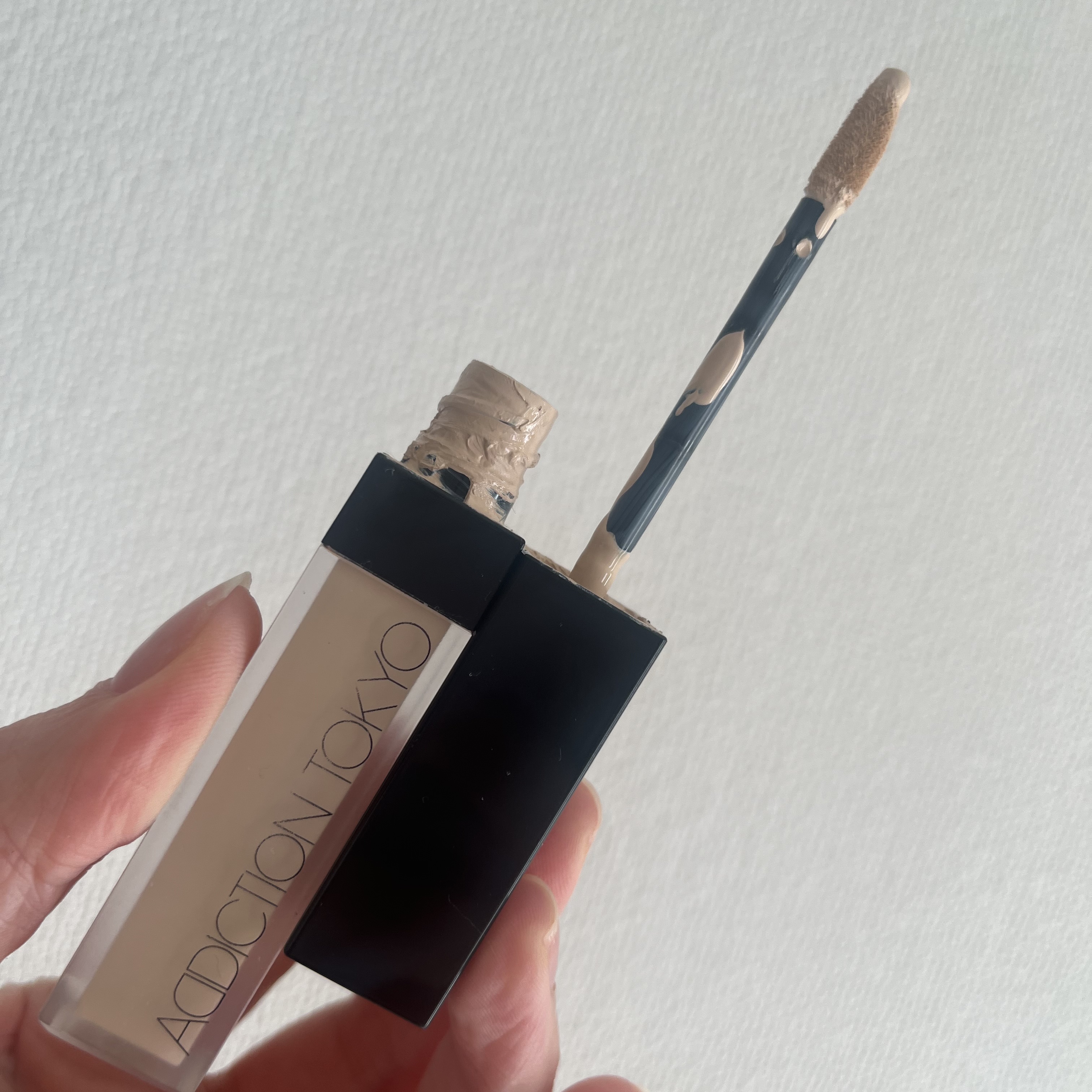 アディクション スキンリフレクト フィックス コンシーラー/ADDICTION/リキッドコンシーラーを使ったクチコミ（2枚目）