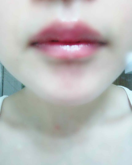 ユイルカレス 805 ダークレッド/ロレアル パリ/リップグロスを使ったクチコミ(3枚目)