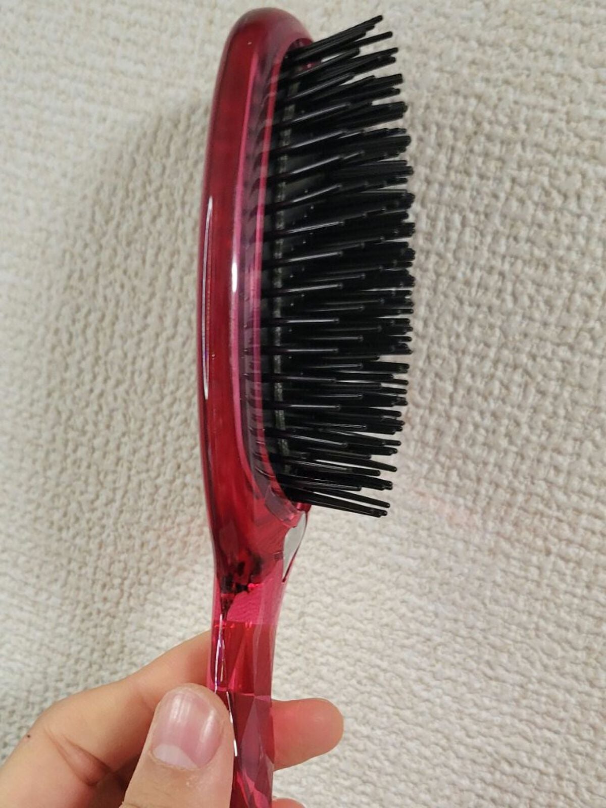 静電防止やわらかブラシL(ルビーピンク)/貝印/ヘアブラシを使ったクチコミ(3枚目)