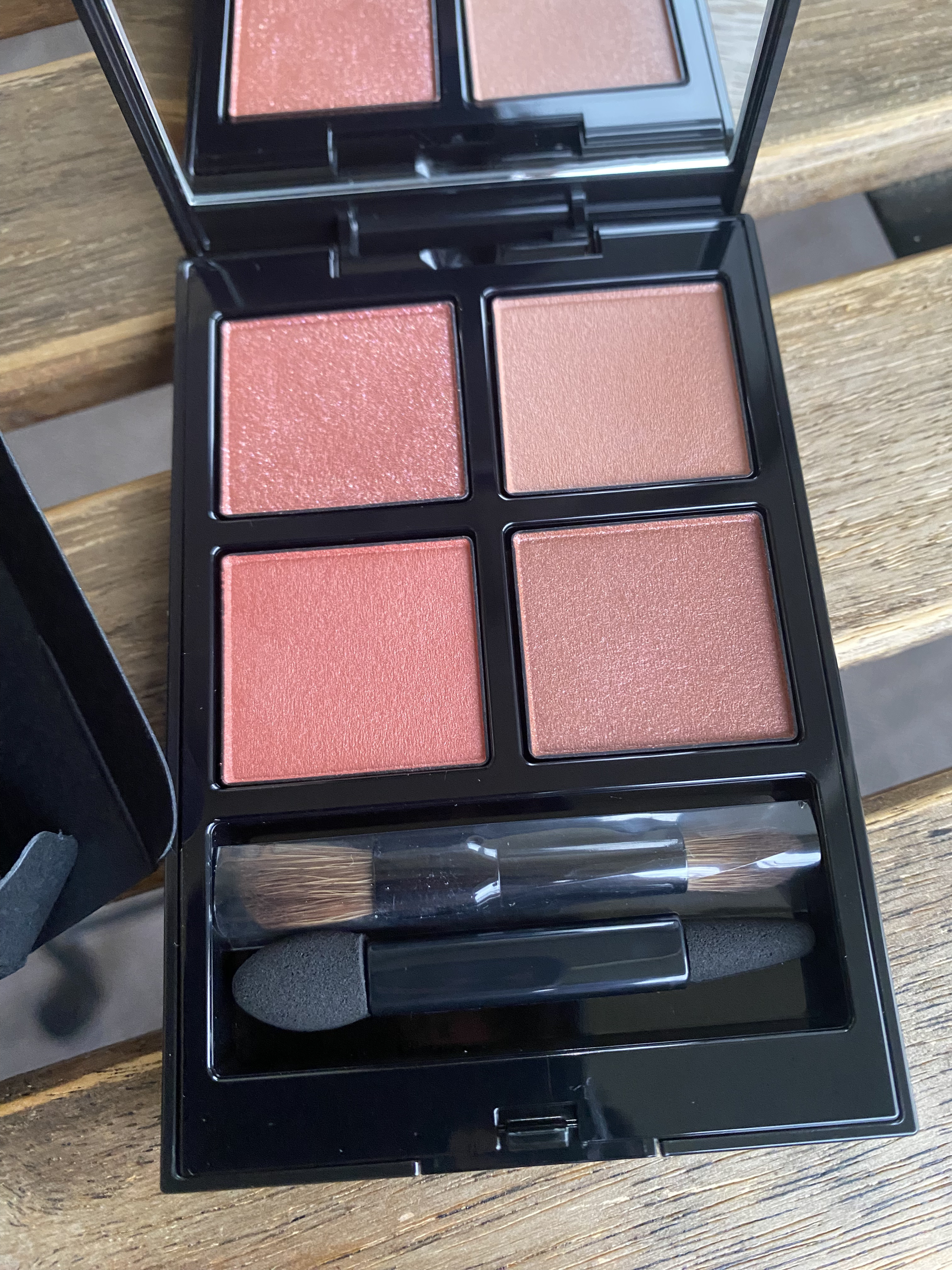 アディクション　ザ アイシャドウ パレット 008 Thousand Roses/ADDICTION/アイシャドウパレットを使ったクチコミ（2枚目）