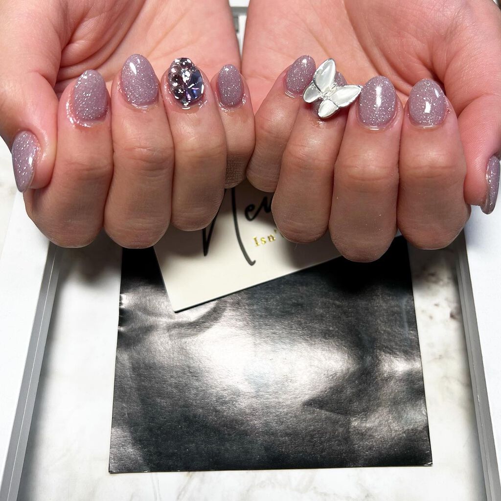 cst on LIPS 「#冬ネイル#🦋#butterflynails#glittern..」(3枚目)