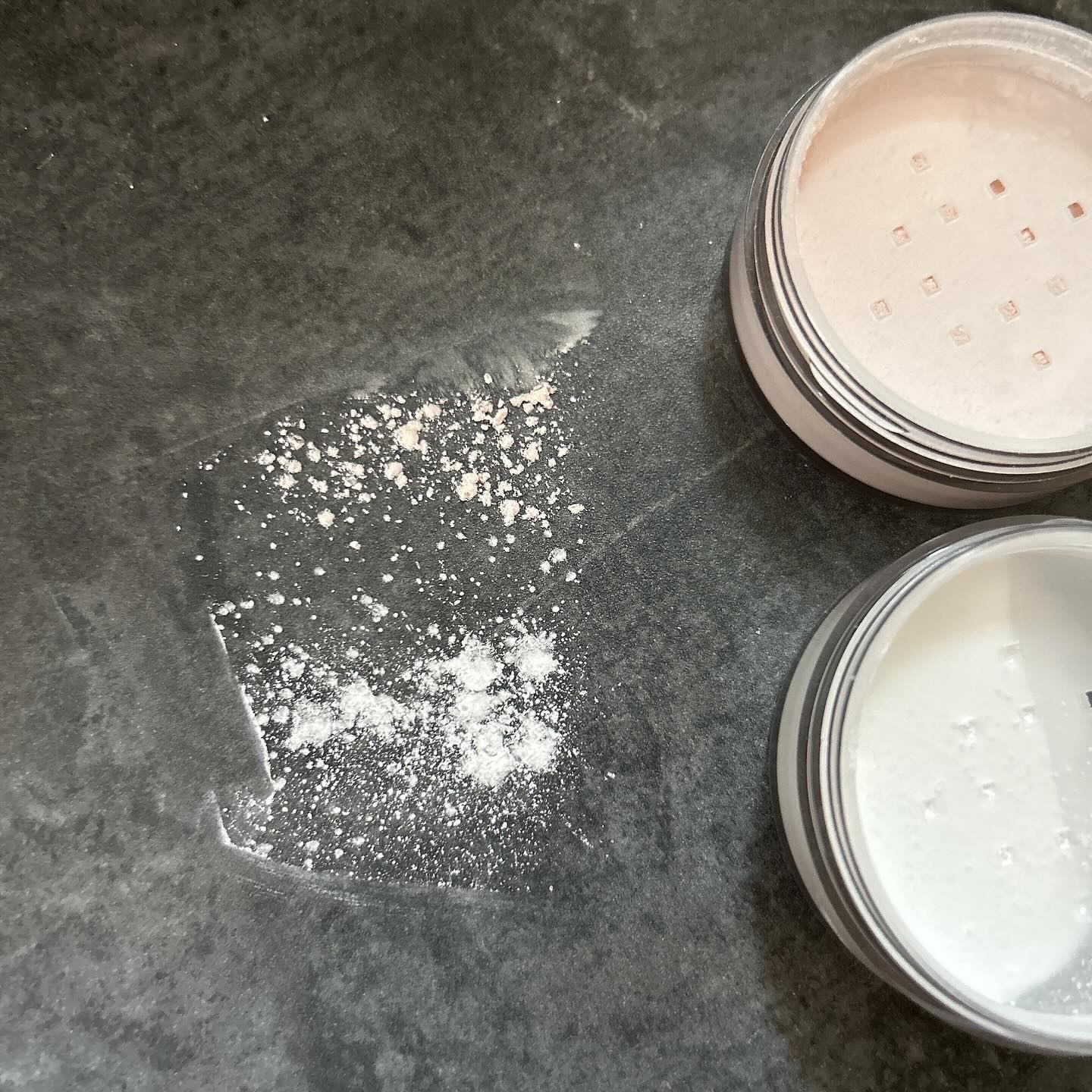 ノーセバムミントブラーパウダー /Vertty/ルースパウダーを使ったクチコミ（3枚目）