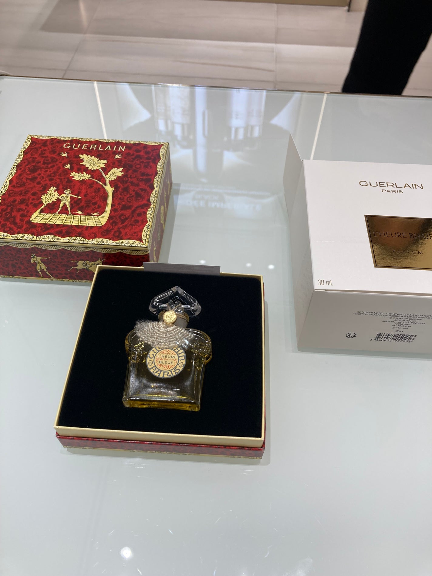 試してみた】ルール ブルー 香水 GUERLAINのリアルな口コミ 試してみた】ルール ブルー 香水 GUERLAINのリアルな口コミ