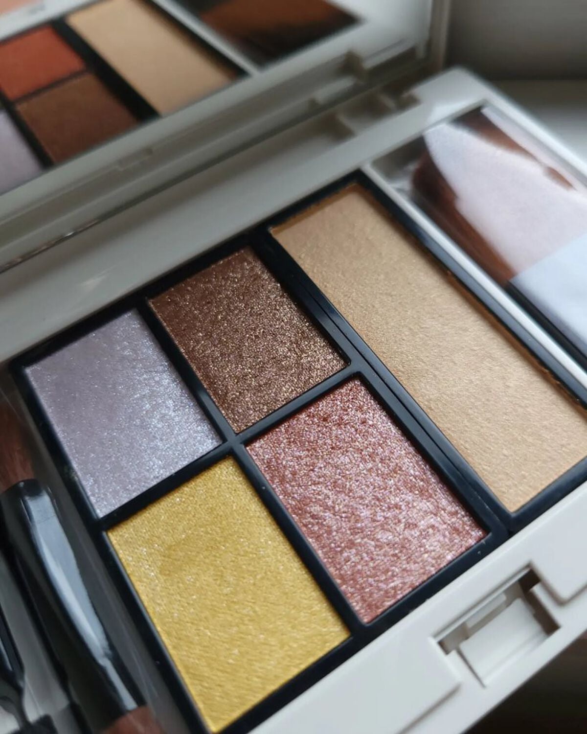 15thアニバーサリーミネラルアイ&チークカラーパレット/エトヴォス/アイシャドウパレットを使ったクチコミ(3枚目)