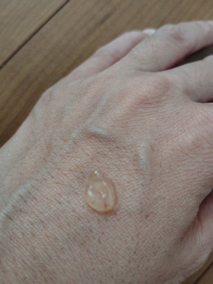 VT ビタライト リードルショット100のクチコミ「VT ビタライトリードルショット100
肌のキメを整える
ツボクサエキス&シリカ配合
なめらか.....」(2枚目)