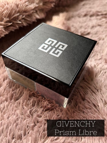 ◆ GIVENCHY プリズム・リーブル ◆

プレゼント企画にて頂きました、ありがとうございます！

ずっと気になっていたアイテムをレビュー✨

4色のパウダーが配置され、見た目も性能も良いとバズって