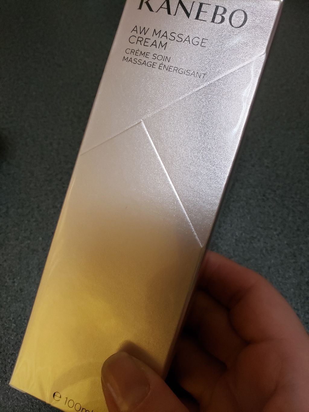 KANEBO AW マッサージ クリームのクチコミ「4月6日購入品(((o(*ﾟ▽ﾟ*)o)))

KANEBO
ナイトリピッドウェアの限定キット.....」（2枚目）