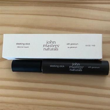 梅雨時にハネてしまう髪の毛を抑えられる！！

john masters organics
スリーキングスティック✨

普段髪の毛を一つに結ぶことが多いのですが
少し癖っ毛なので頭頂部を中心に
いわゆる「