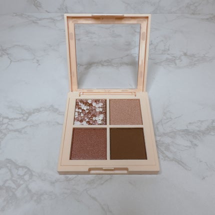 レブロン ダズル アイシャドウ クアッド/REVLON/アイシャドウパレットを使ったクチコミ(2枚目)