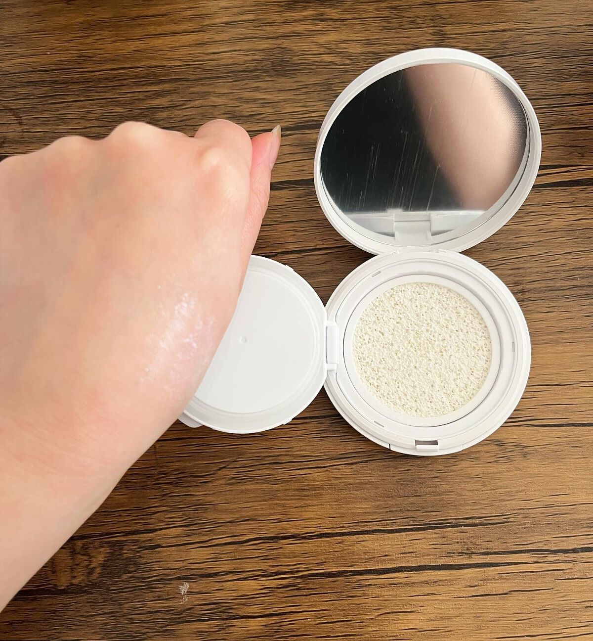 日本初の おまけ付☆アディクション スキンケアUVタッチアップ