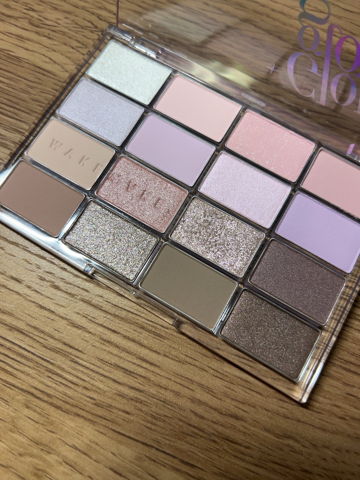 ソフトブラーリングアイパレット/wakemake/アイシャドウパレットを使ったクチコミ(2枚目)