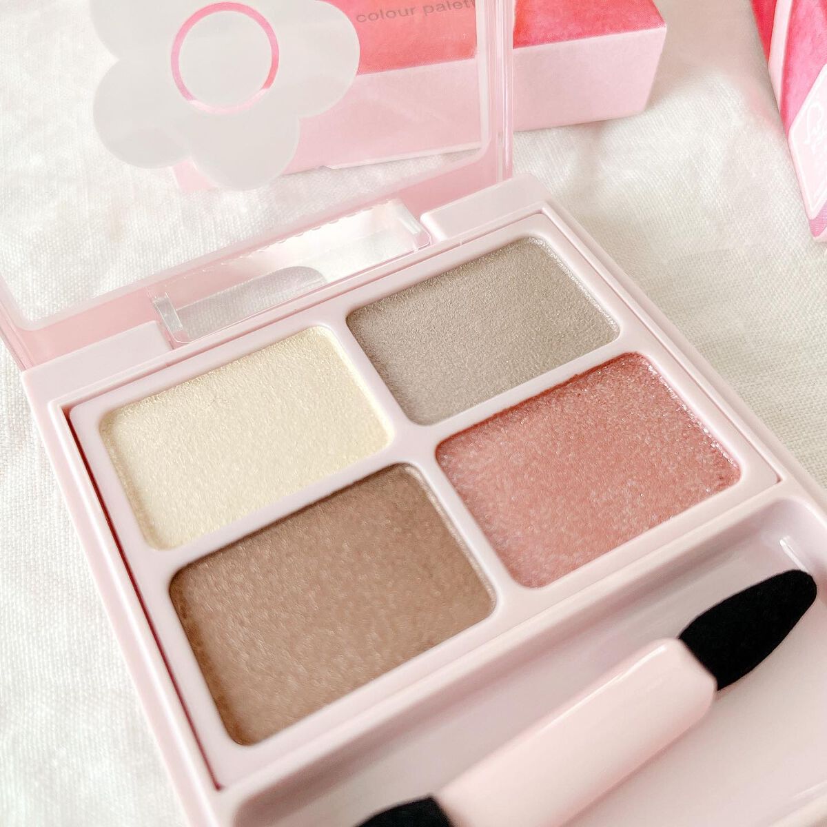 デイジードール アイカラー パレット/DAISY DOLL by MARY QUANT/アイシャドウパレットを使ったクチコミ(4枚目)