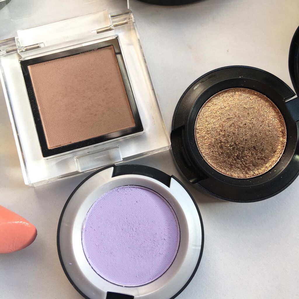 パウダー キス アイシャドウ サッチ ア チュール/M・A・C/単色アイシャドウを使ったクチコミ（2枚目）