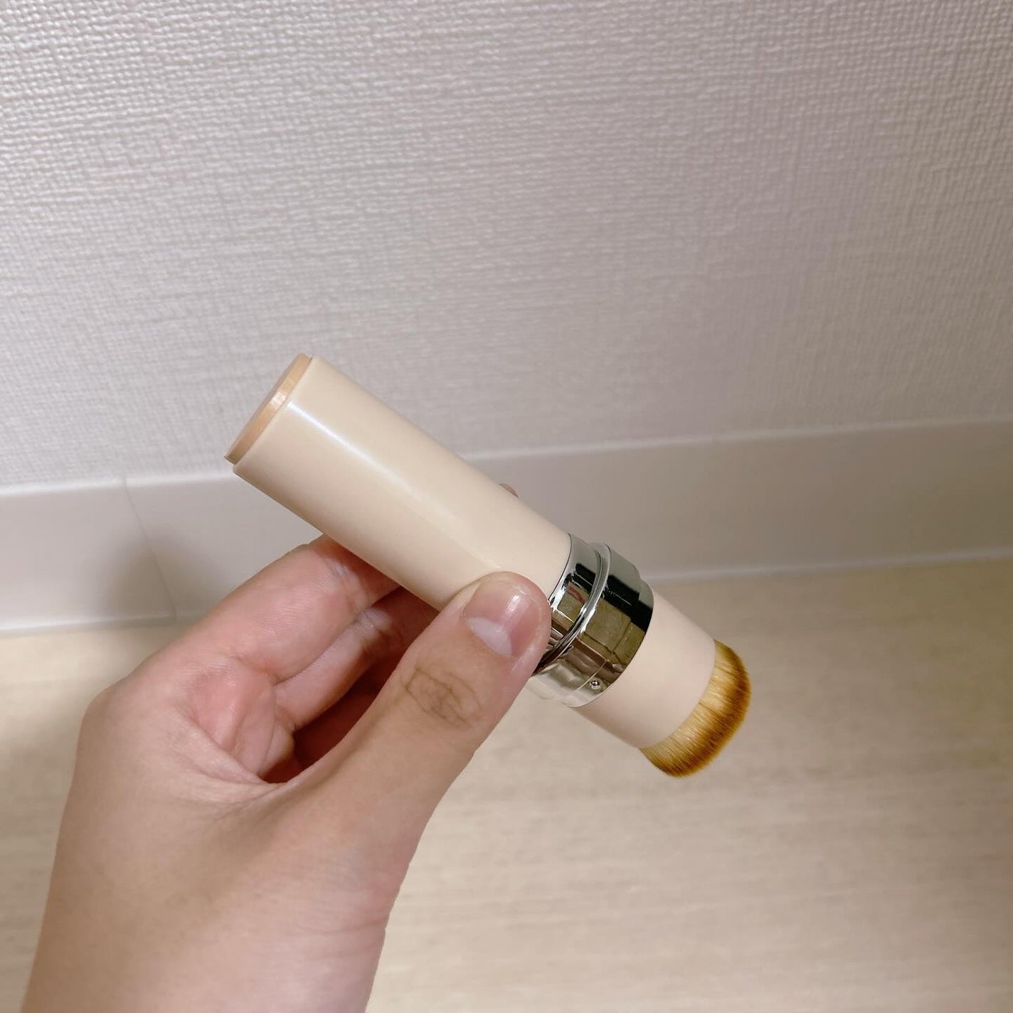 シルキースティックファンデーション/KAMIKA/その他ファンデーションを使ったクチコミ(2枚目)