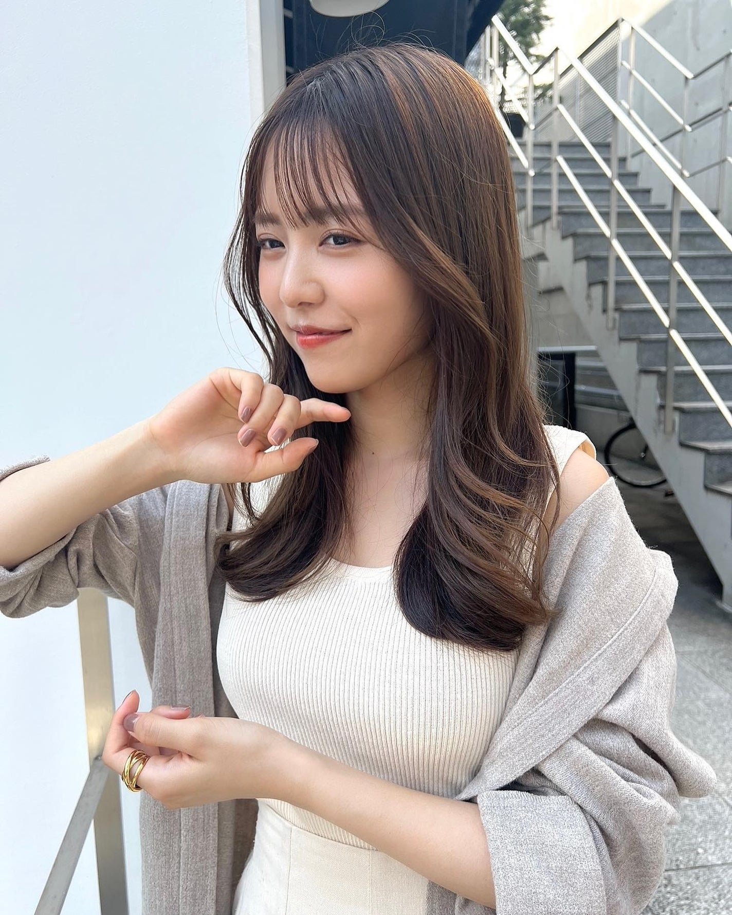 HARUNA on LIPS 「たっぷりレイヤー♡大人上品なレイヤースタイル🩷🩷"低めのレイヤ..」(4枚目)