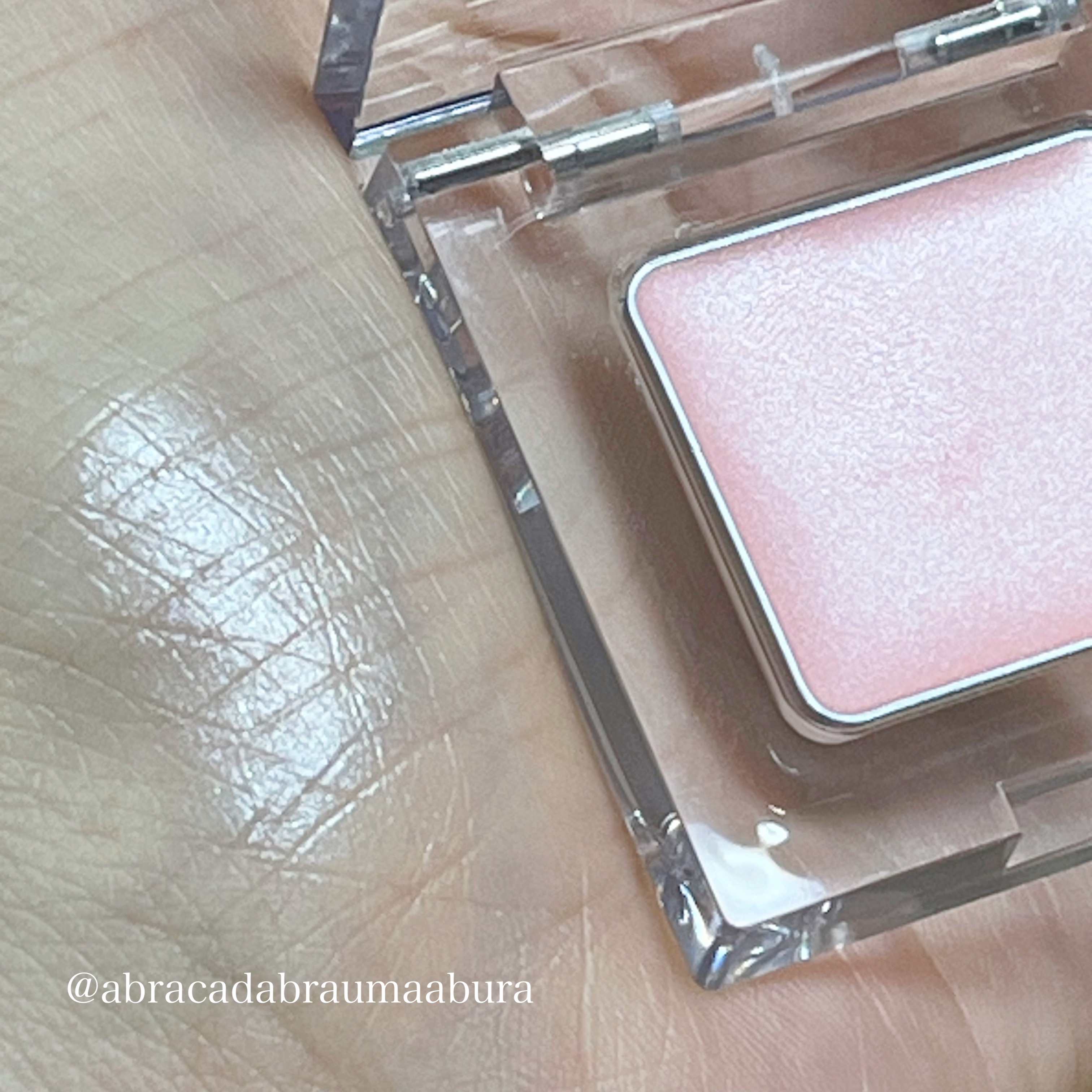 マルチカラーバリエーション シルキー SK09/チャコット・コスメティクス/単色アイシャドウを使ったクチコミ（2枚目）