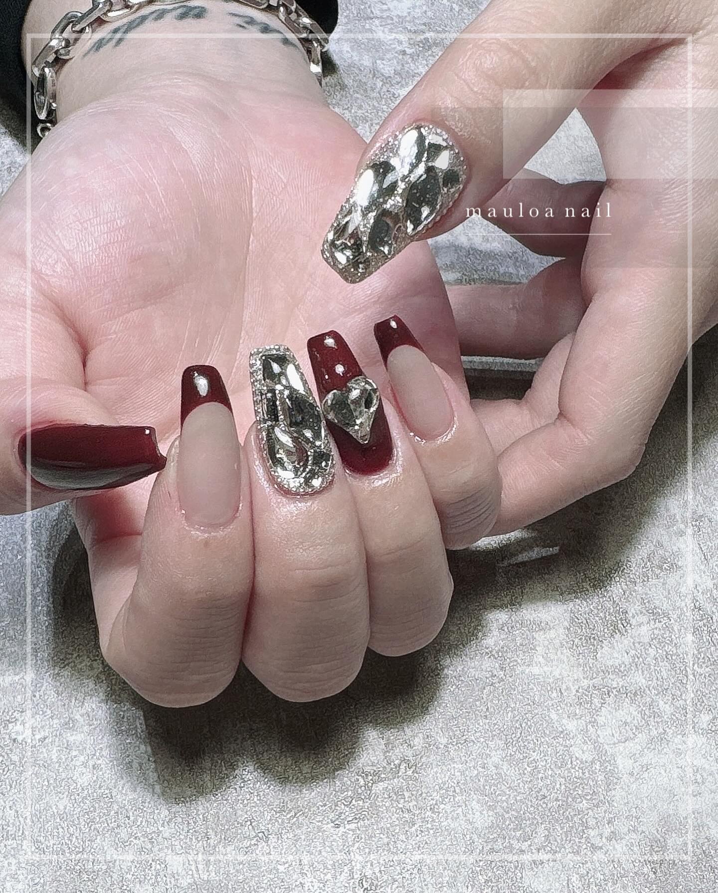 #埋め尽くしネイル,#ブルーネイル,#アートネイル,#ボルドーネイル,#ミラーアートネイル,#ボルドーネイル,#ハートネイル,#オータムネイル,#リボンネイル,#ミラーネイル,#手書きアートネイル,#チェーンネイル,#ボルドーネイル,#フレンチネイル,#天王寺ネイル,#ネイルのネイルデザイン