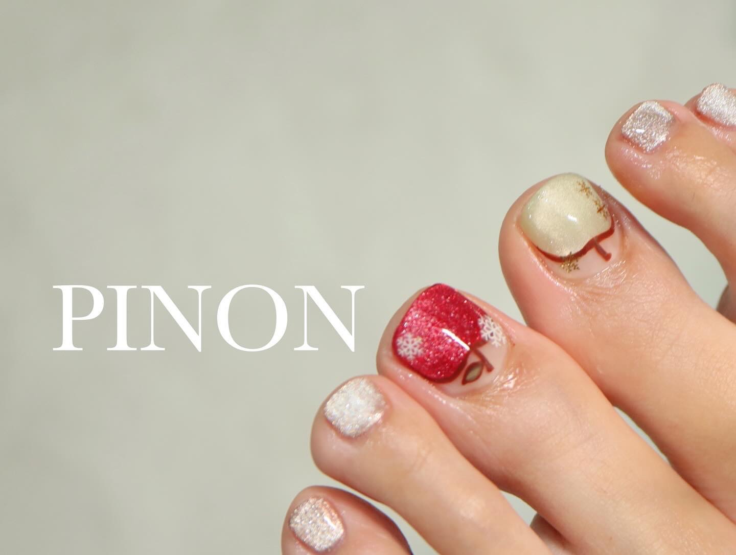 #りんごネイル,#フットネイル,#冬ネイル,#マグネットネイル,#キラキラネイルのネイルデザイン