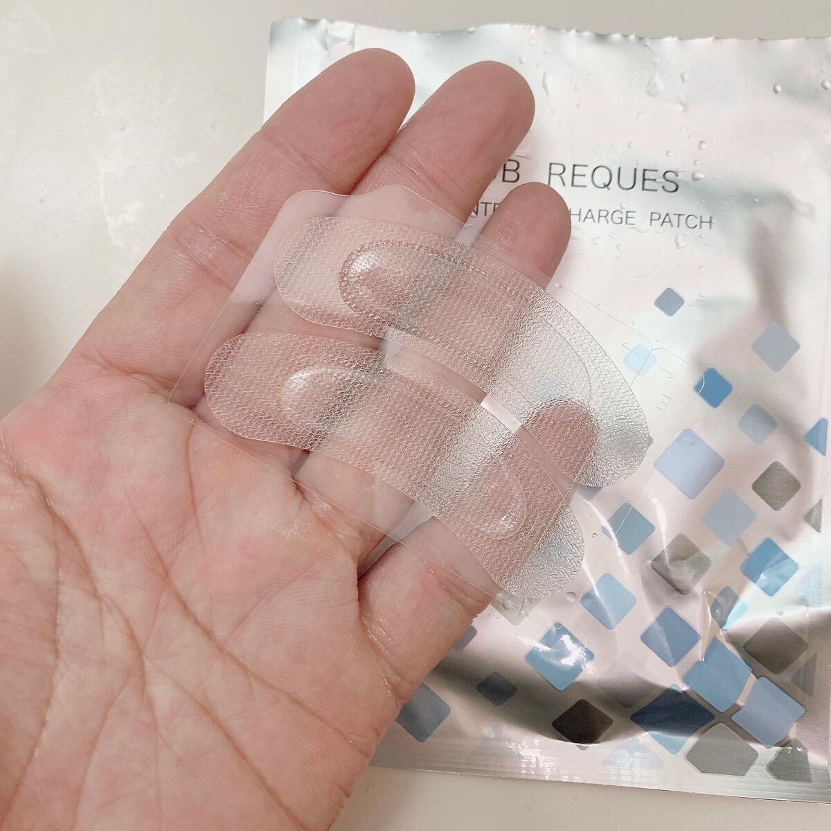 リクエス コンセントレート チャージ パッチ/クラブ/シートマスク・パックを使ったクチコミ(2枚目)