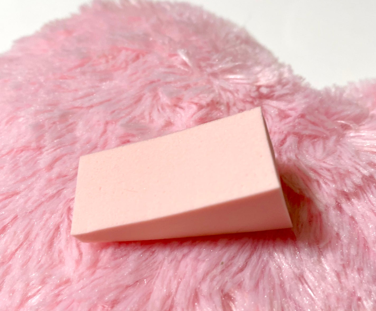 メイクアップスポンジ(バリューパック ウェッジ型 30個)/DAISO/パフ・スポンジを使ったクチコミ(4枚目)