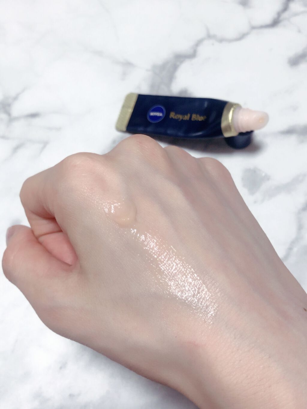 ニベア　ロイヤルブルーリップ　濃密美容ケア/ニベア/リップ美容液を使ったクチコミ（2枚目）