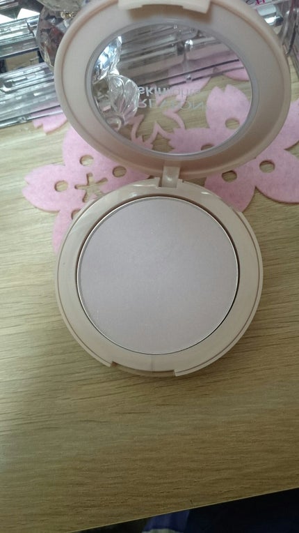 スキンライト プレスト パウダー/REVLON/プレストパウダーを使ったクチコミ(2枚目)