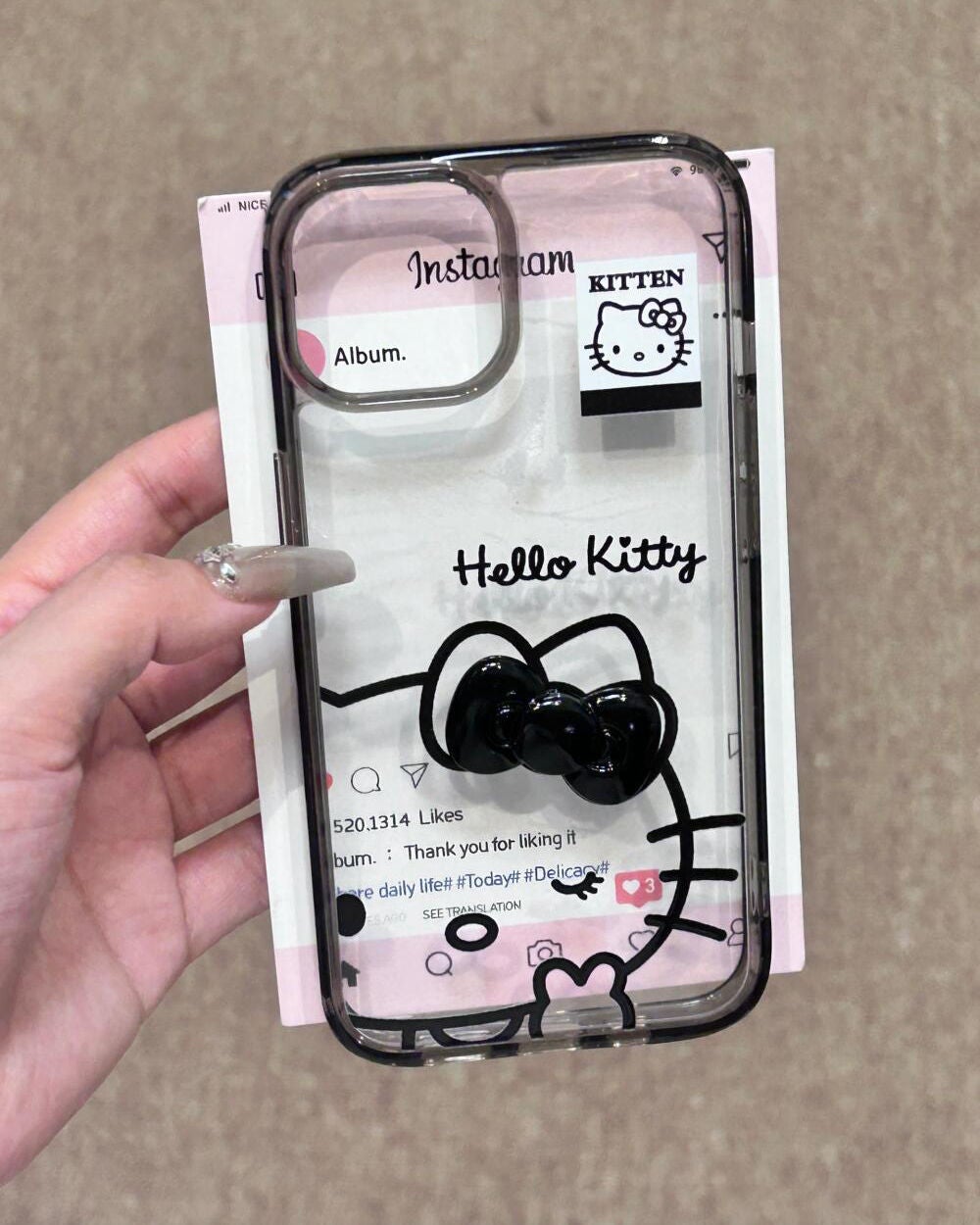 ケース大好きっ子 on LIPS 「ピンクの線のキティちゃん、とっても可愛いね#iPhoneケース..」(4枚目)