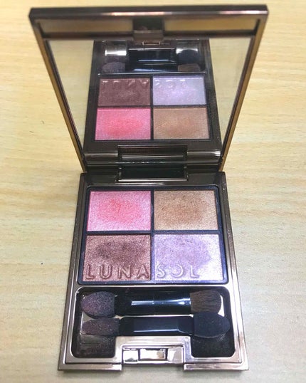 シアーコントラストアイズ/LUNASOL/アイシャドウパレットを使ったクチコミ(1枚目)