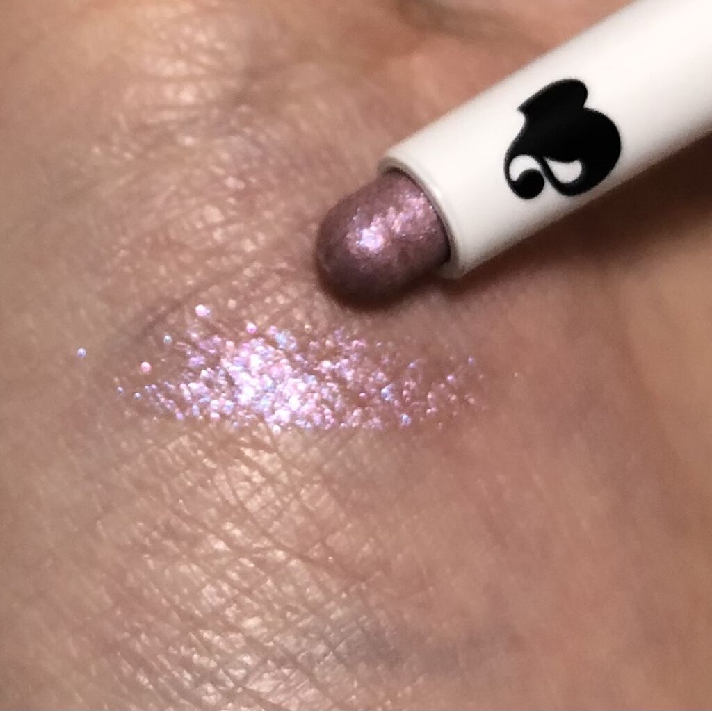 プリティー イージーグリッタースティック N°8 ヌーディーモーン/unleashia/グリッターを使ったクチコミ（2枚目）