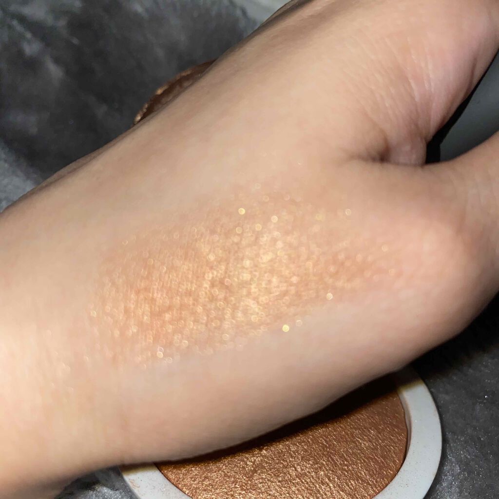 えたん on LIPS 「kissbeautyBAKEDPOWDERhighlighte..」(3枚目)