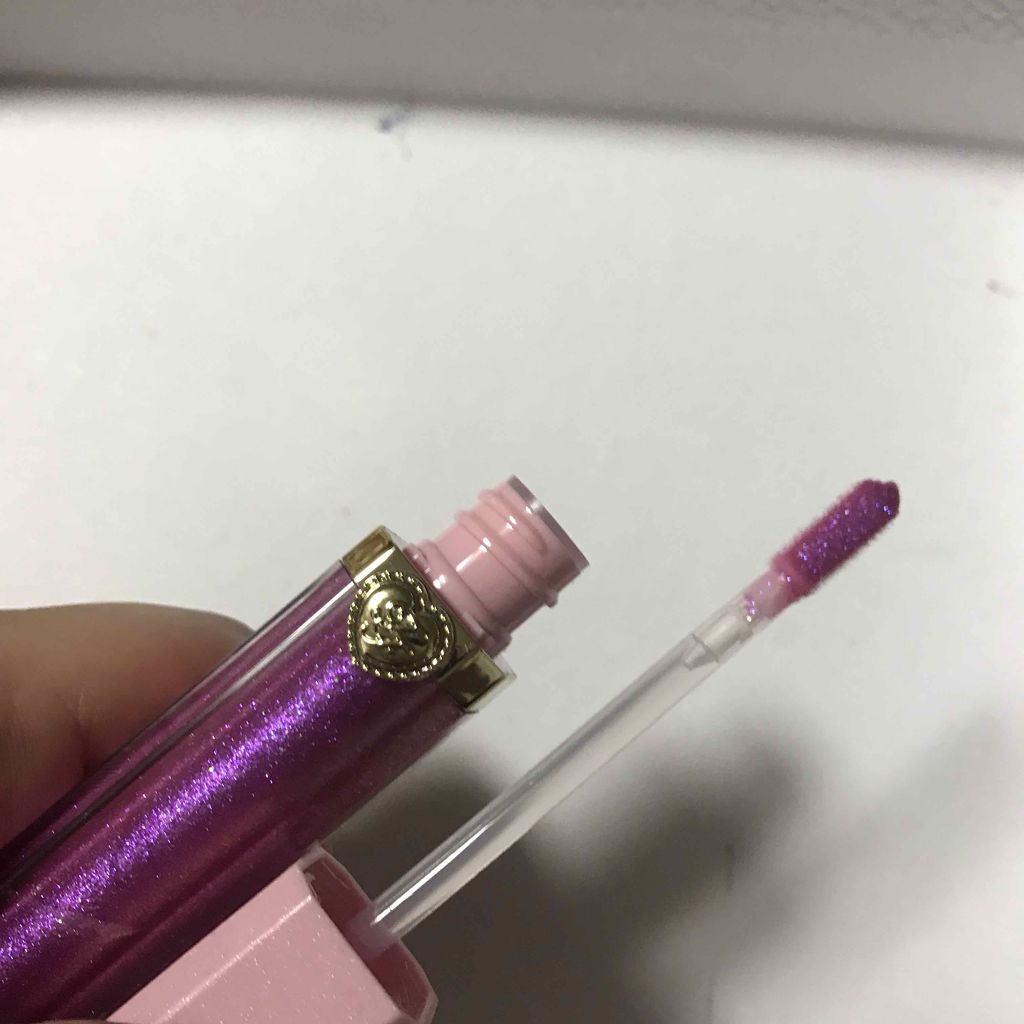 リッチ＆ダズリン ハイシャイン スパークリング リップグロス/Too Faced/リップグロスを使ったクチコミ（3枚目）