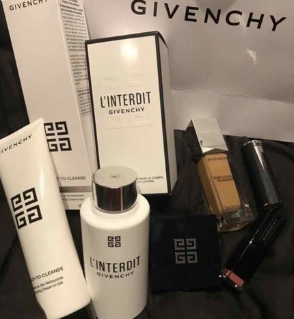 ラディカリー ノーサージェティクス ファンデーション/GIVENCHY/リキッドファンデーションを使ったクチコミ(2枚目)