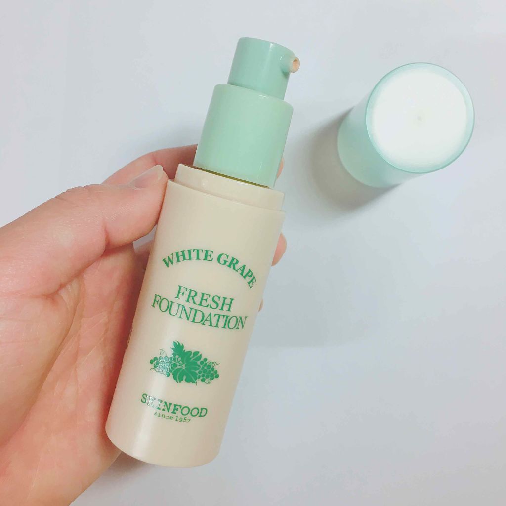 ホワイトグレープ フレッシュアップ ファンデーション/SKINFOOD/リキッドファンデーションを使ったクチコミ（2枚目）