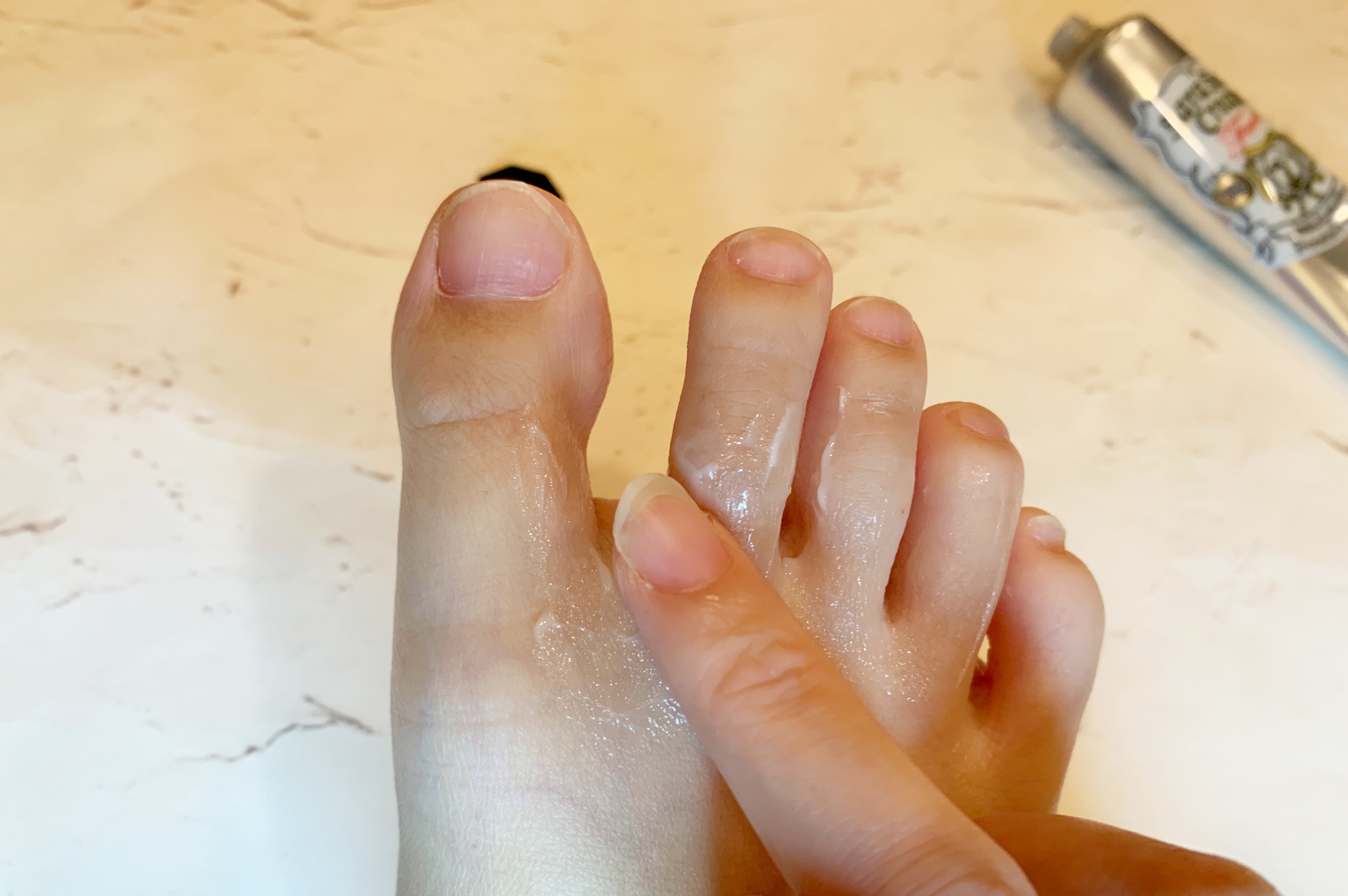 薬用足指さらさらクリーム/デオナチュレ/デオドラント・制汗剤を使ったクチコミ（3枚目）