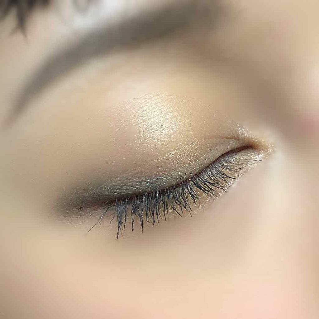 リュクス アイシャドウ リッチ ジェムストーン オパールムーンストーン/BOBBI BROWN/単色アイシャドウを使ったクチコミ（3枚目）