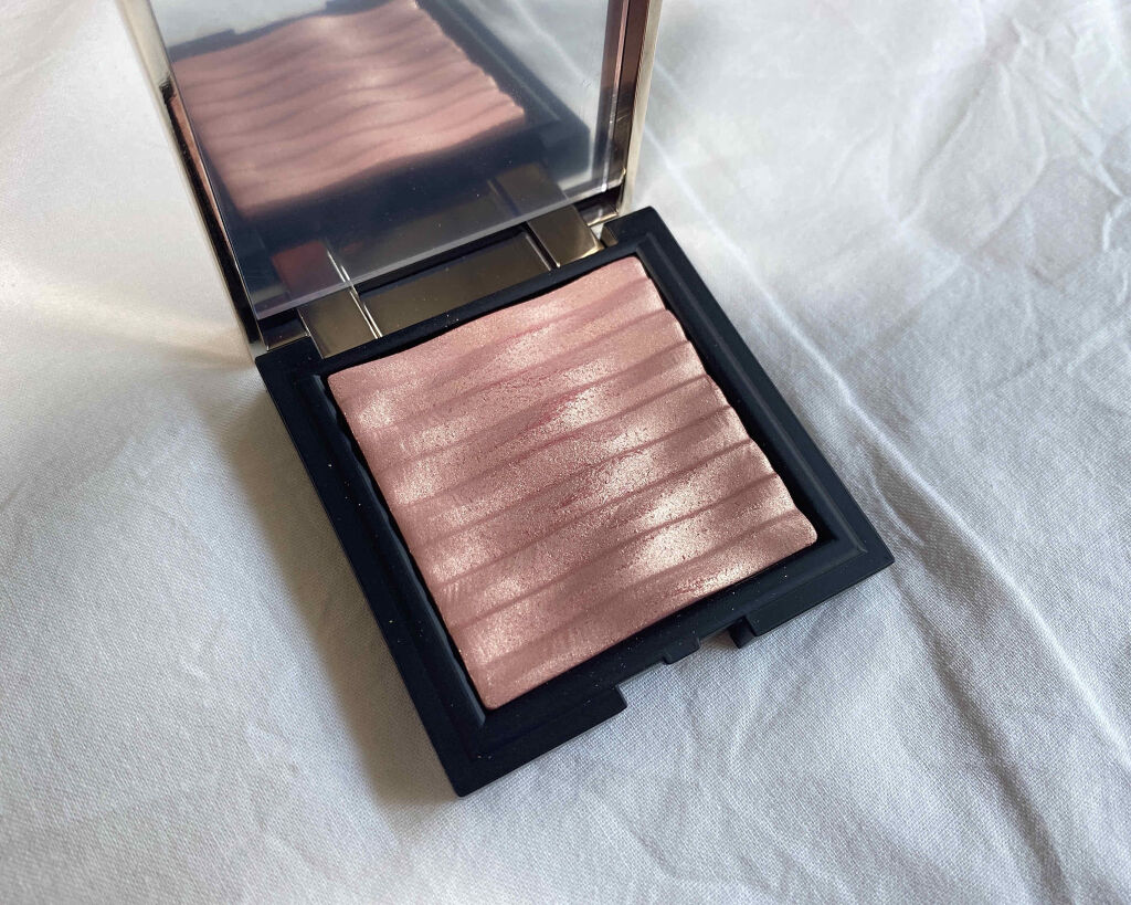 プリズム エアー ハイライター 04 PINK SPARKLING/CLIO/パウダーハイライトを使ったクチコミ（2枚目）