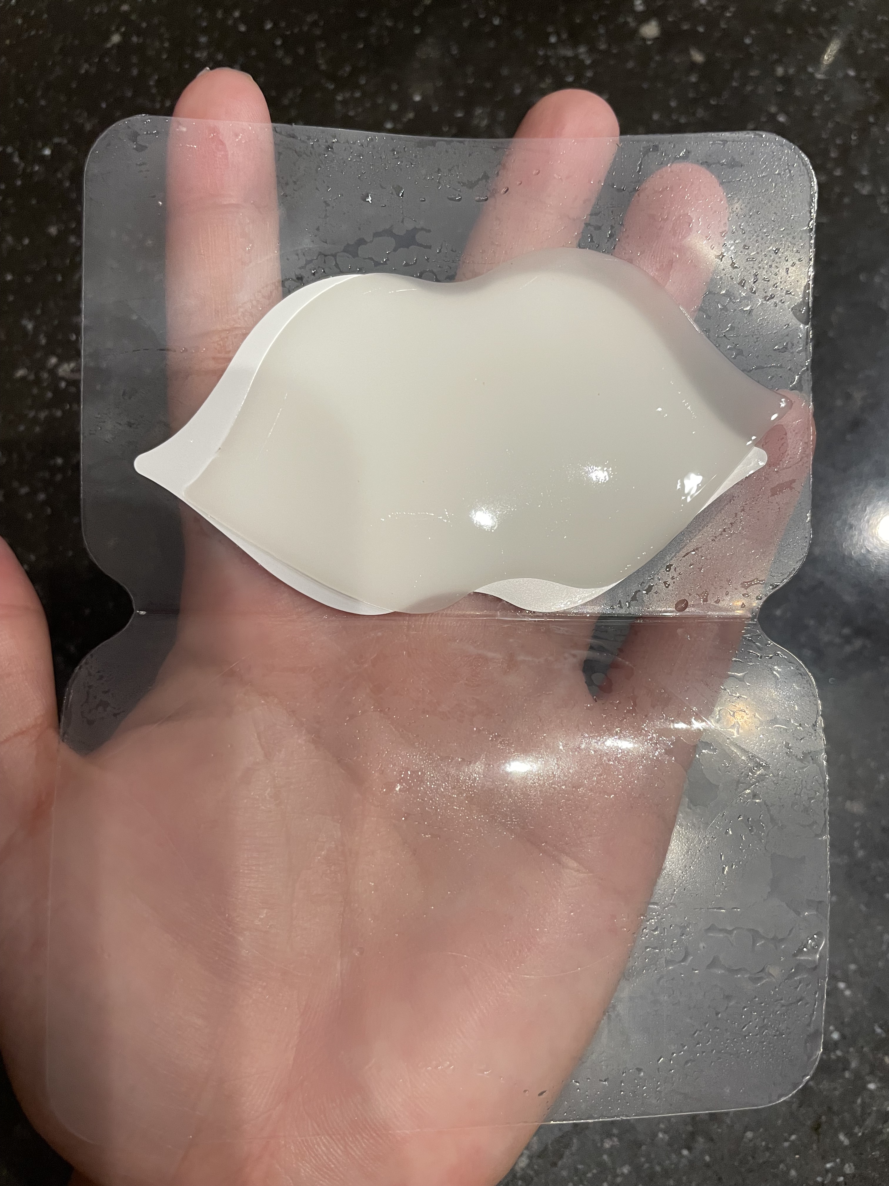 リップパック 集中トリートメントタイプ＜ハーバルミックスの香り＞/CHOOSY/リップマスクを使ったクチコミ（2枚目）