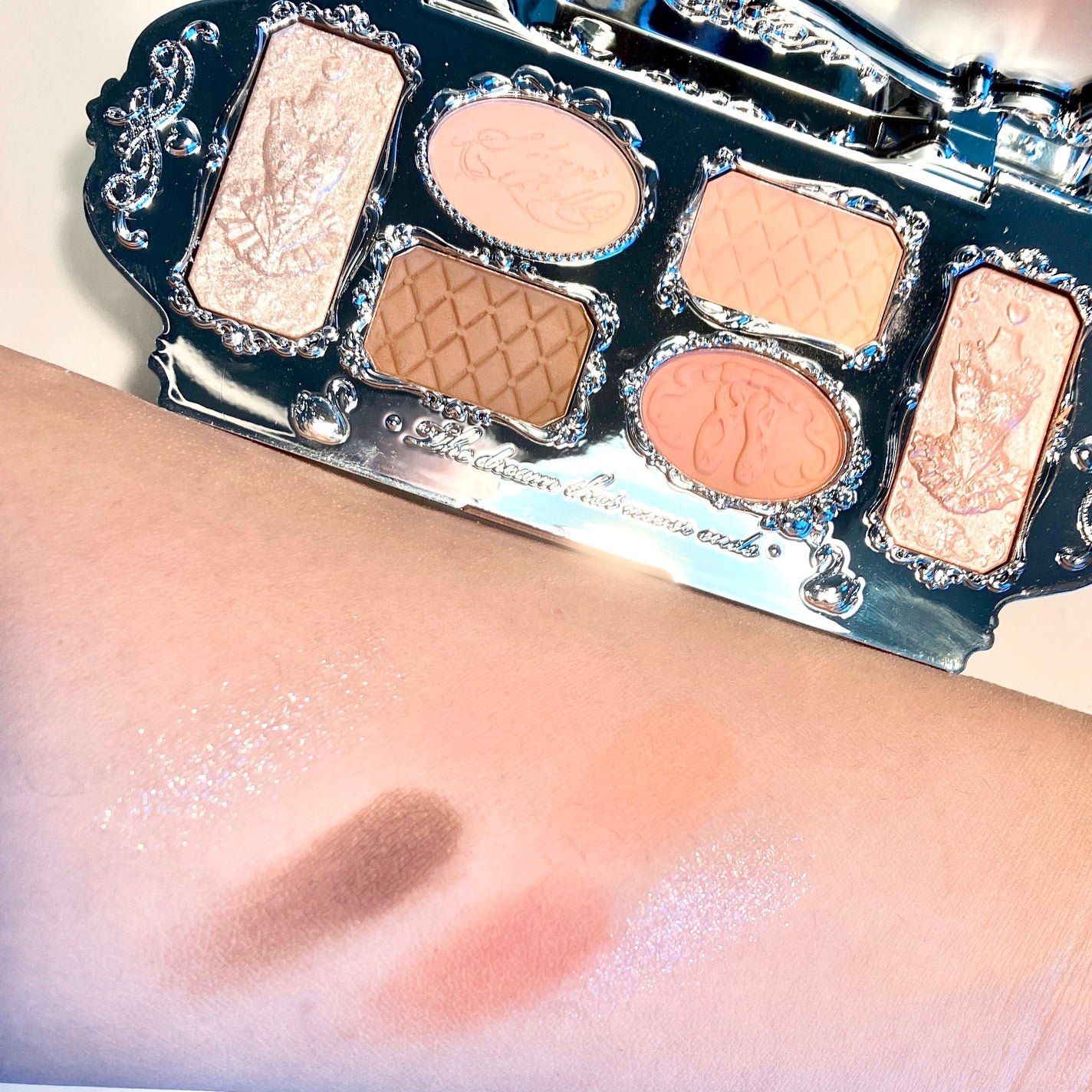 フラワーノーズスワンバレエシリーズ アイシャドウパレット/FlowerKnows/アイシャドウパレットを使ったクチコミ(2枚目)