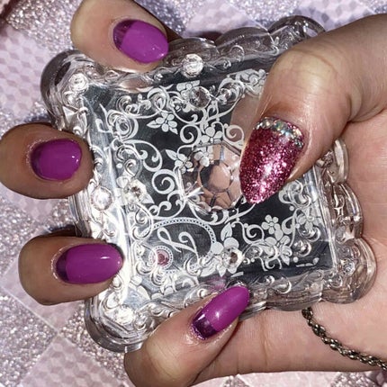 ᗰOᗴTᗩᑭI🥀 on LIPS 「5月のnailを載せ忘れてました🥺ピンクのミラーネイル💓毎回デ..」(3枚目)