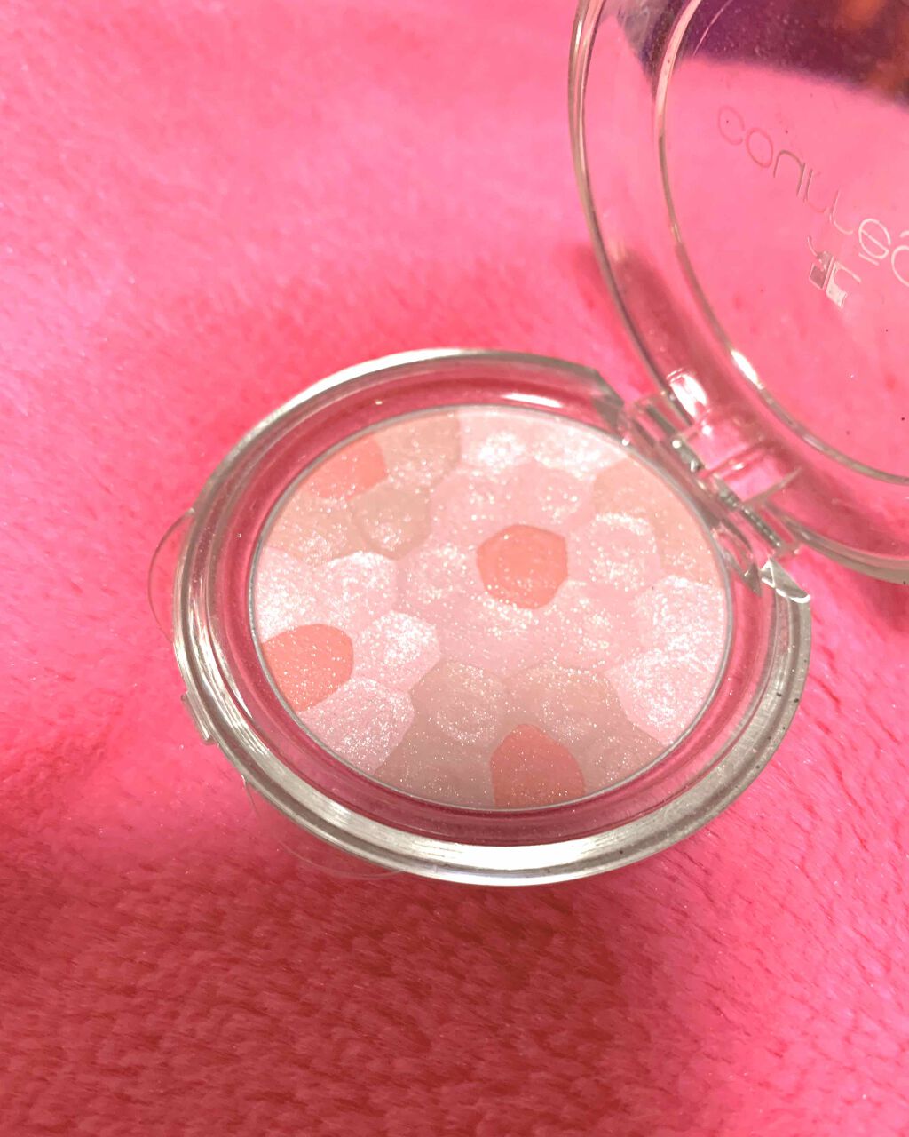 リサ・ラーソン♡クッションファンデマニア on LIPS 「皆さまアンニョン♪古いコスメですが、アップしますね。クレージュ..」(1枚目)