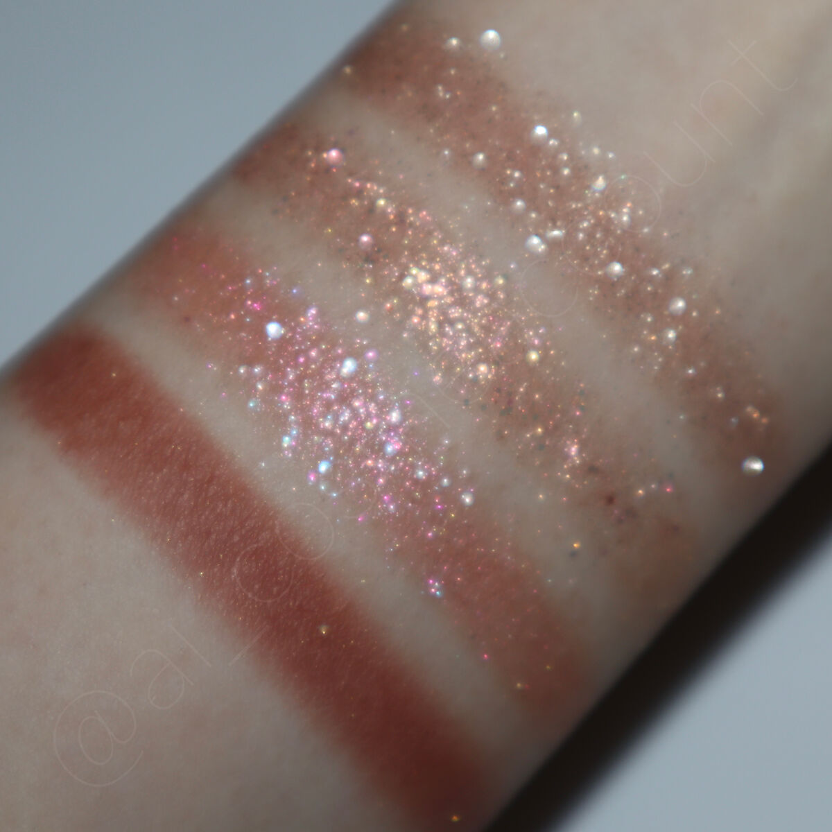 ネオンムーンベターザンアイズ  #04 Dry Evening Promise/rom&nd/アイシャドウパレットを使ったクチコミ（3枚目）