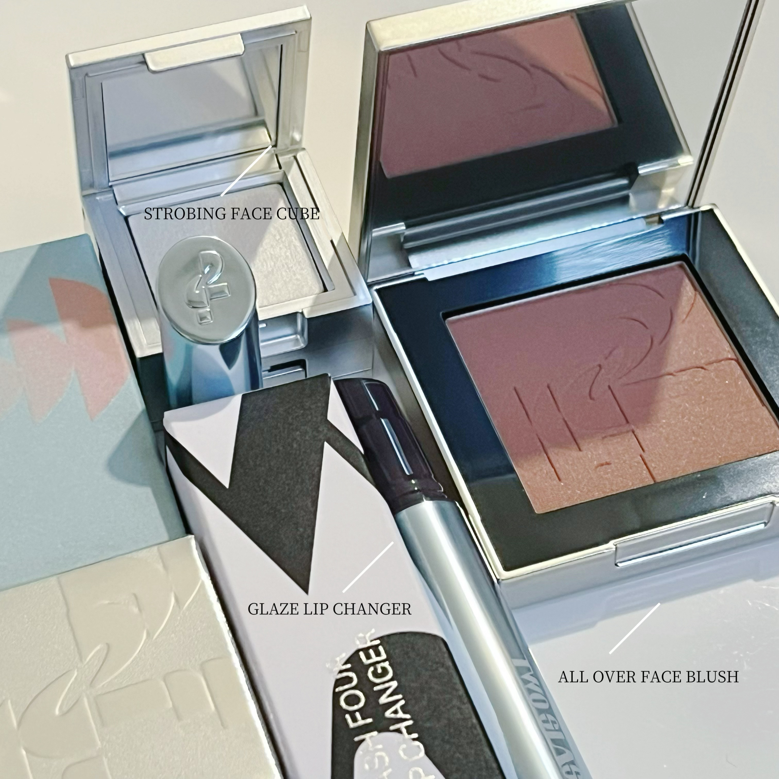 ストロビングフェイスキューブ/TWO SLASH FOUR/ハイライトを使ったクチコミ（2枚目）