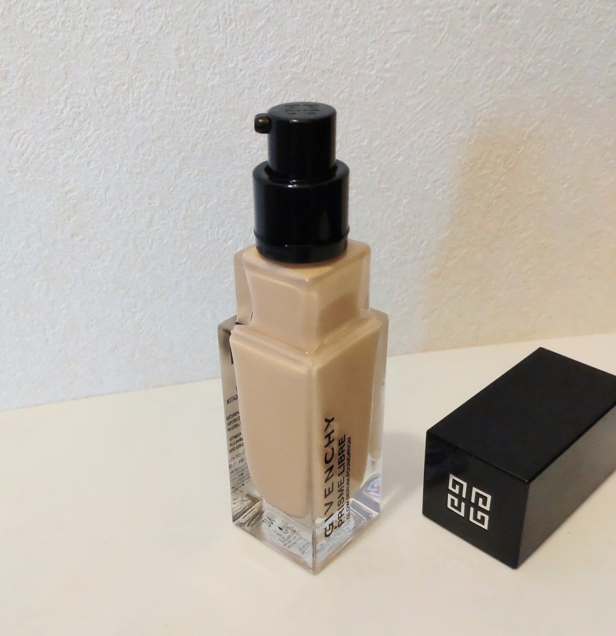 プリズム･リーブル･グロウ･セラム･ ファンデーション/GIVENCHY/リキッドファンデーションを使ったクチコミ（3枚目）