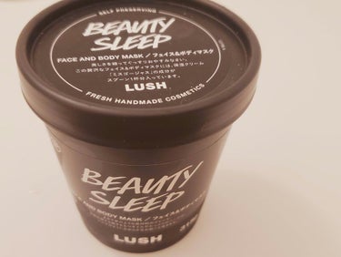 ご無沙汰しております。こんばんは。
本日ご紹介するのは、お気に入りのリピート品！
LUSHのBEAUTY SLEEPです❁

全身に使えるマスクなのですが、私は顔のみで使用しています。
バスタイムの最後