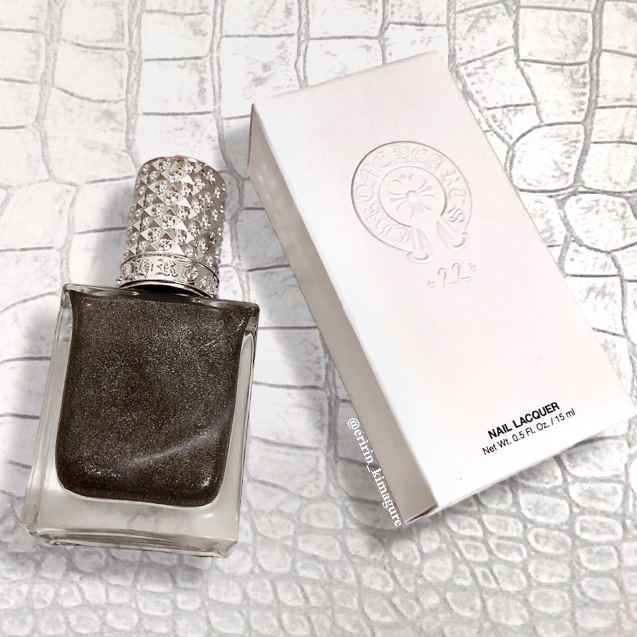 【新品未使用】クロムハーツ ネイルラッカー クィィーン 15ml 試してみた】ネイルラッカー クロムハーツの人気色