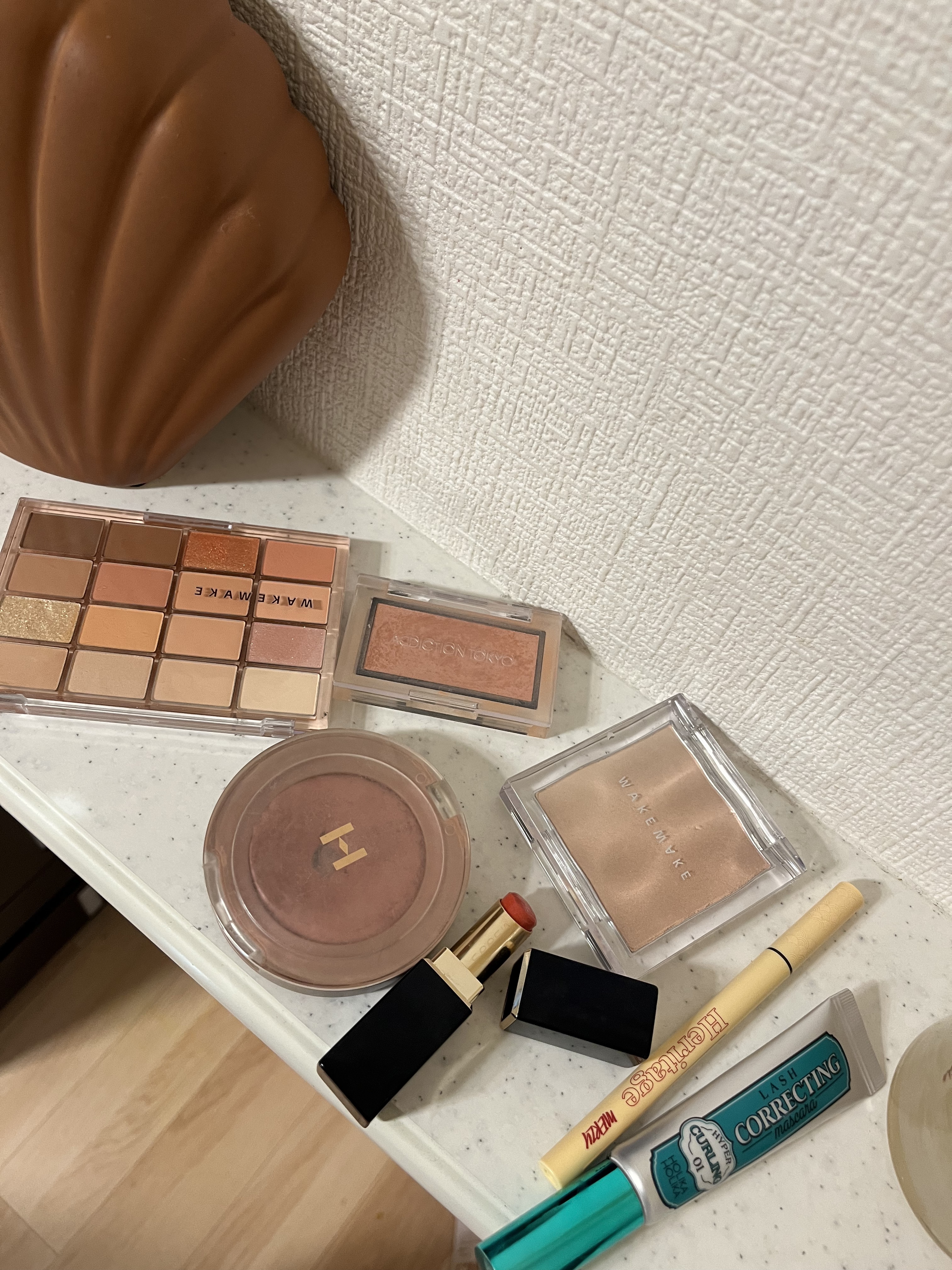 ソフトブラーリングアイパレット 04.コーラルブラーリング/wakemake/アイシャドウパレットを使ったクチコミ（1枚目）