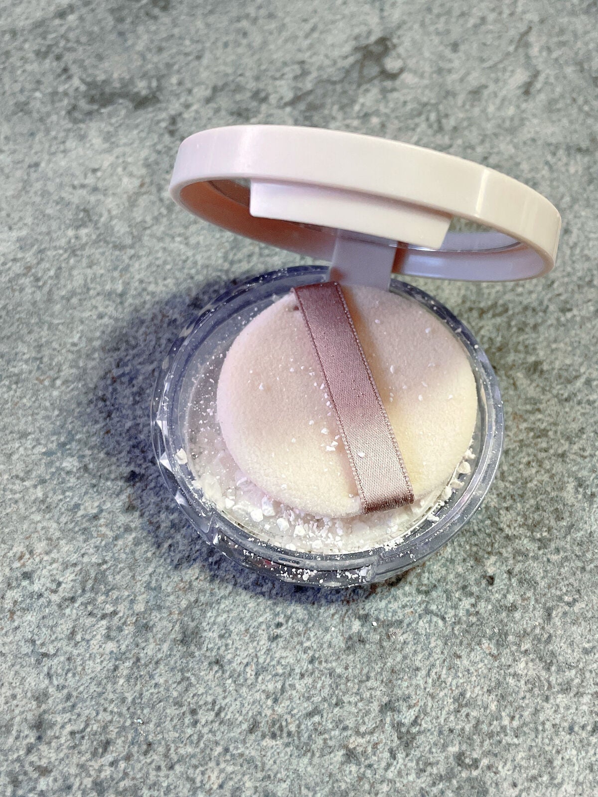 スポンジ付きチーク容器/DAISO/その他化粧小物を使ったクチコミ(2枚目)