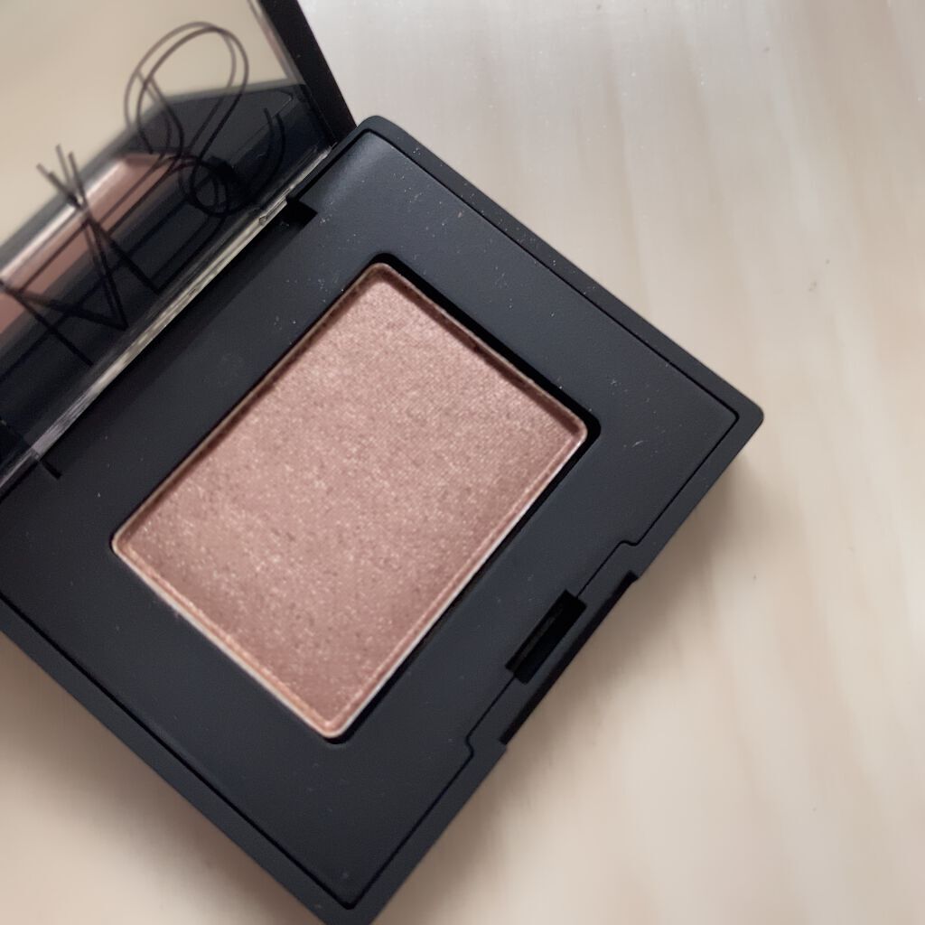 シングルアイシャドー/NARS/単色アイシャドウを使ったクチコミ(2枚目)